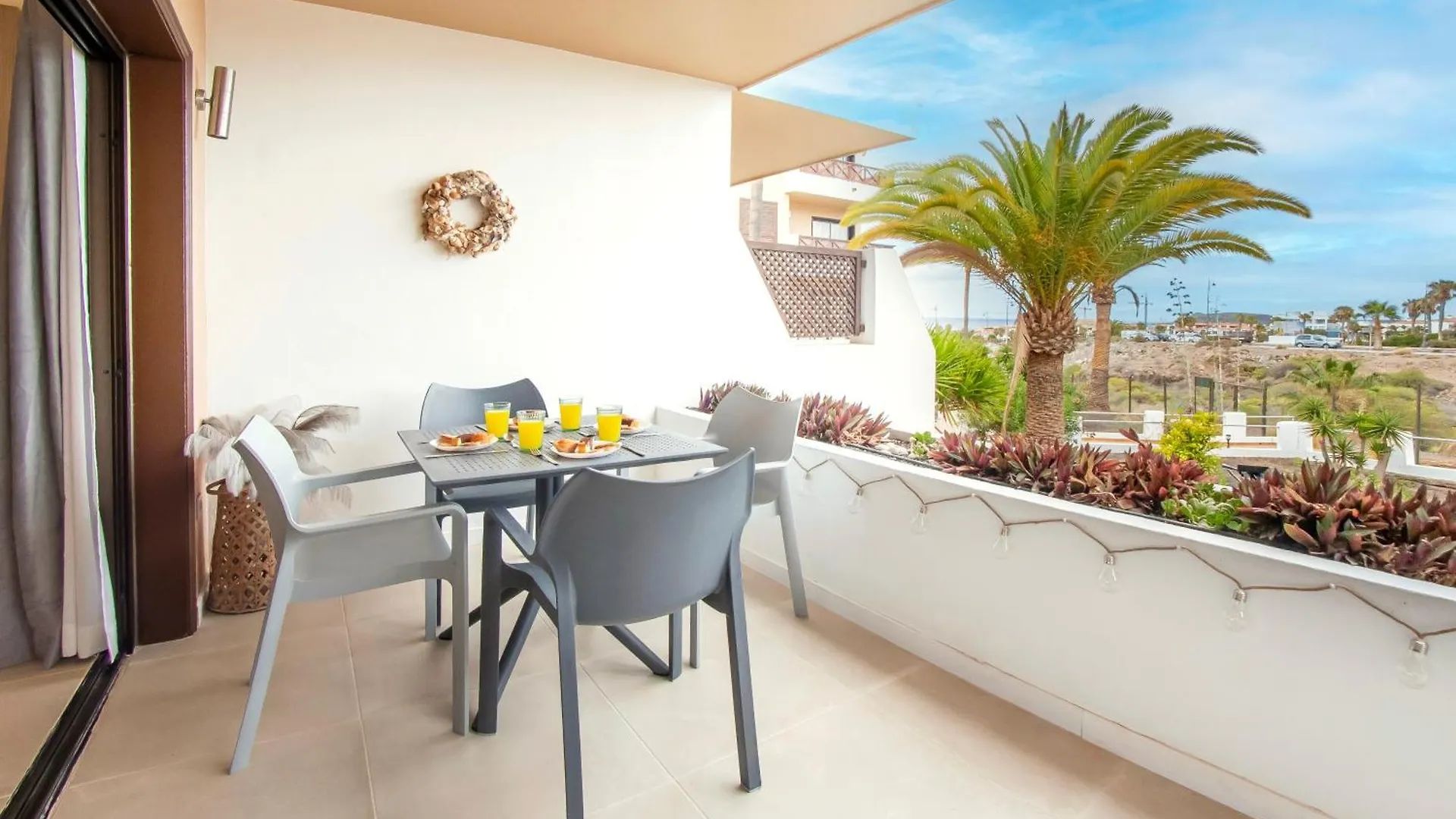 Newly Renovated, Luxurious Apartment With A Heated Pool, 259 San Miguel de Abona 0*,  Spain