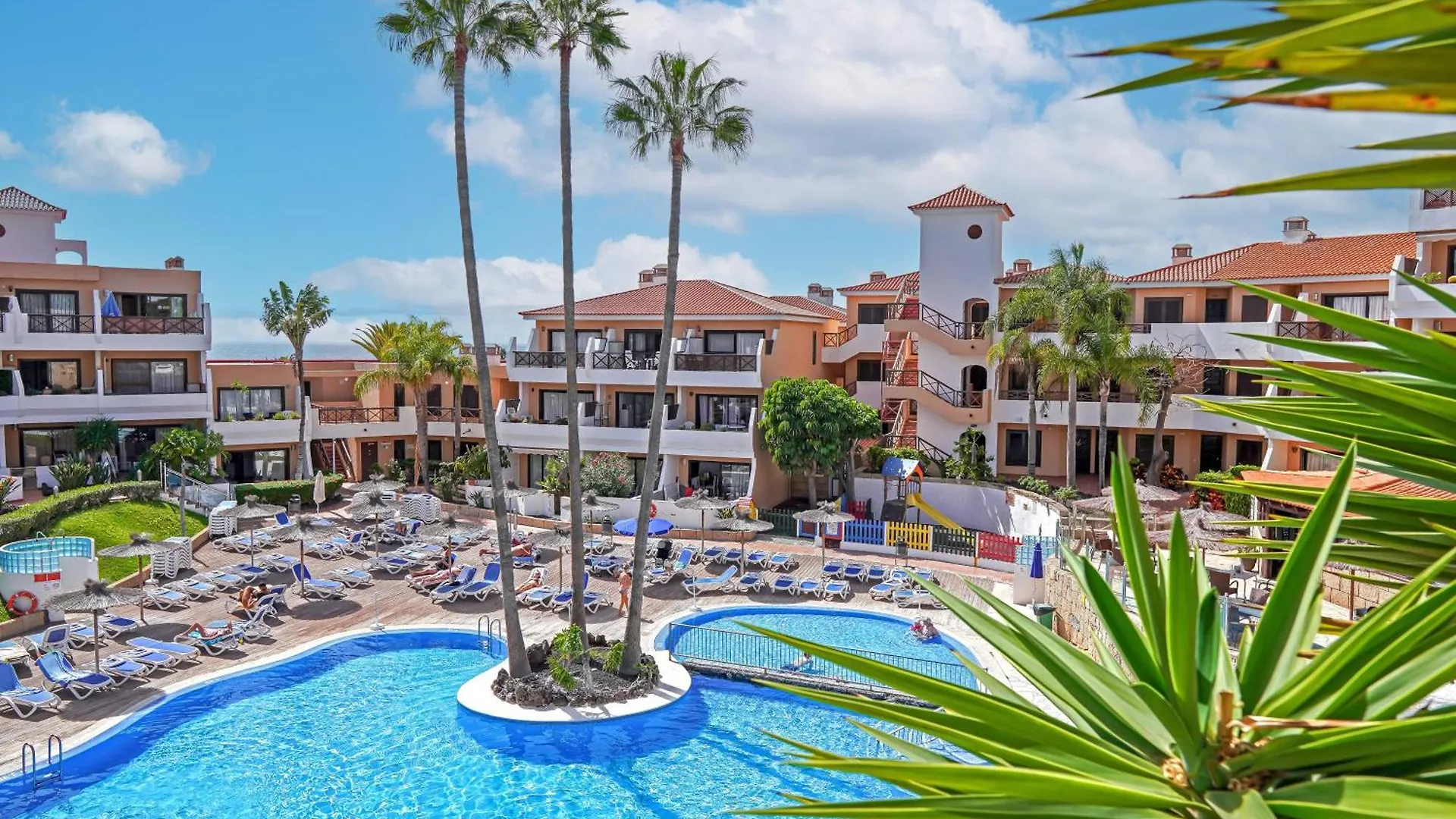 Newly Renovated, Luxurious Apartment With A Heated Pool, 259 San Miguel de Abona Holiday home