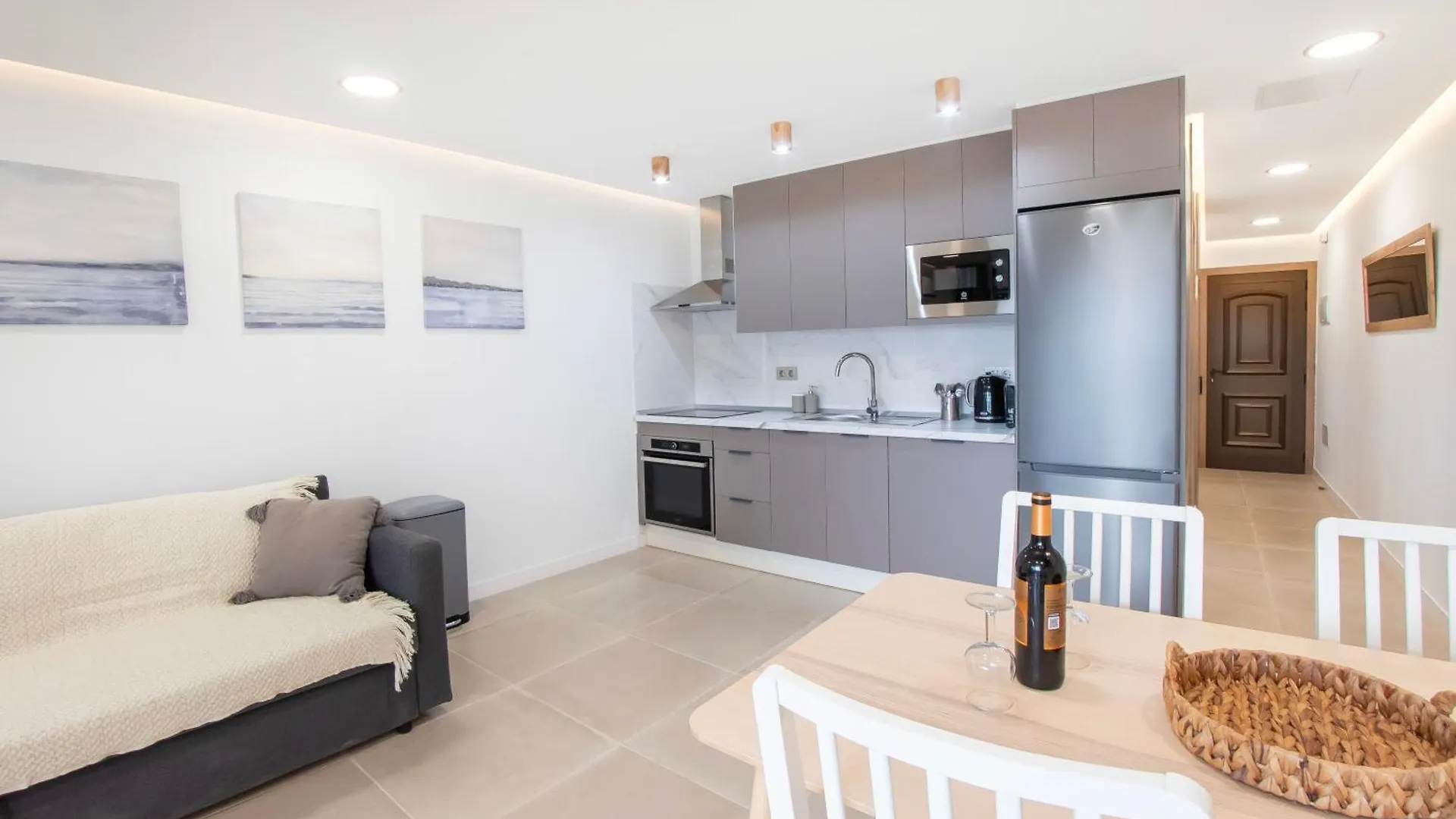 Newly Renovated, Luxurious Apartment With A Heated Pool, 259 San Miguel de Abona Holiday home